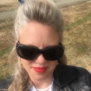 Meet your Posher, Karla